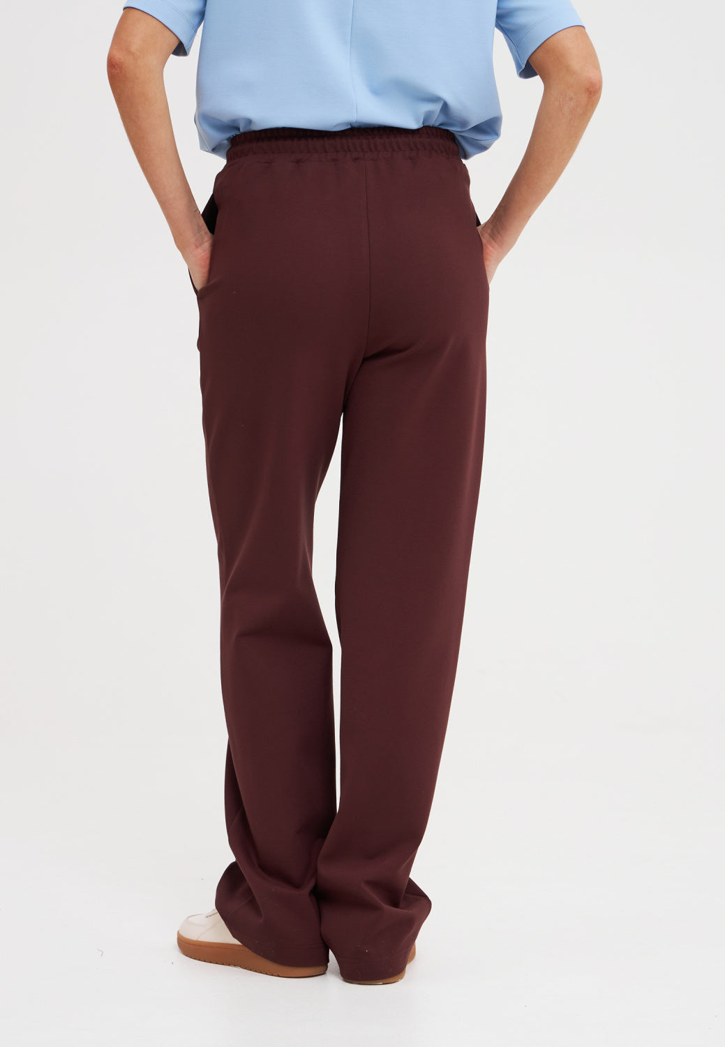 Straight Knit Trousers with Creases
